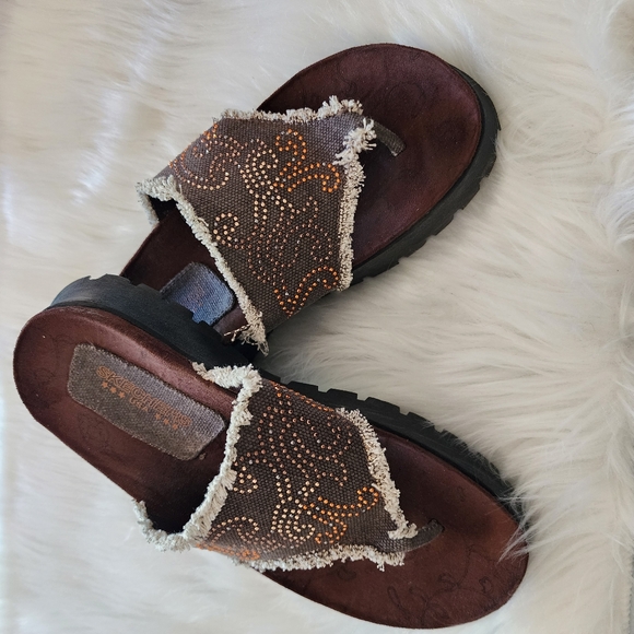 NUC Skechers platform sandle with suede sole. Size 8 - Picture 5 of 8